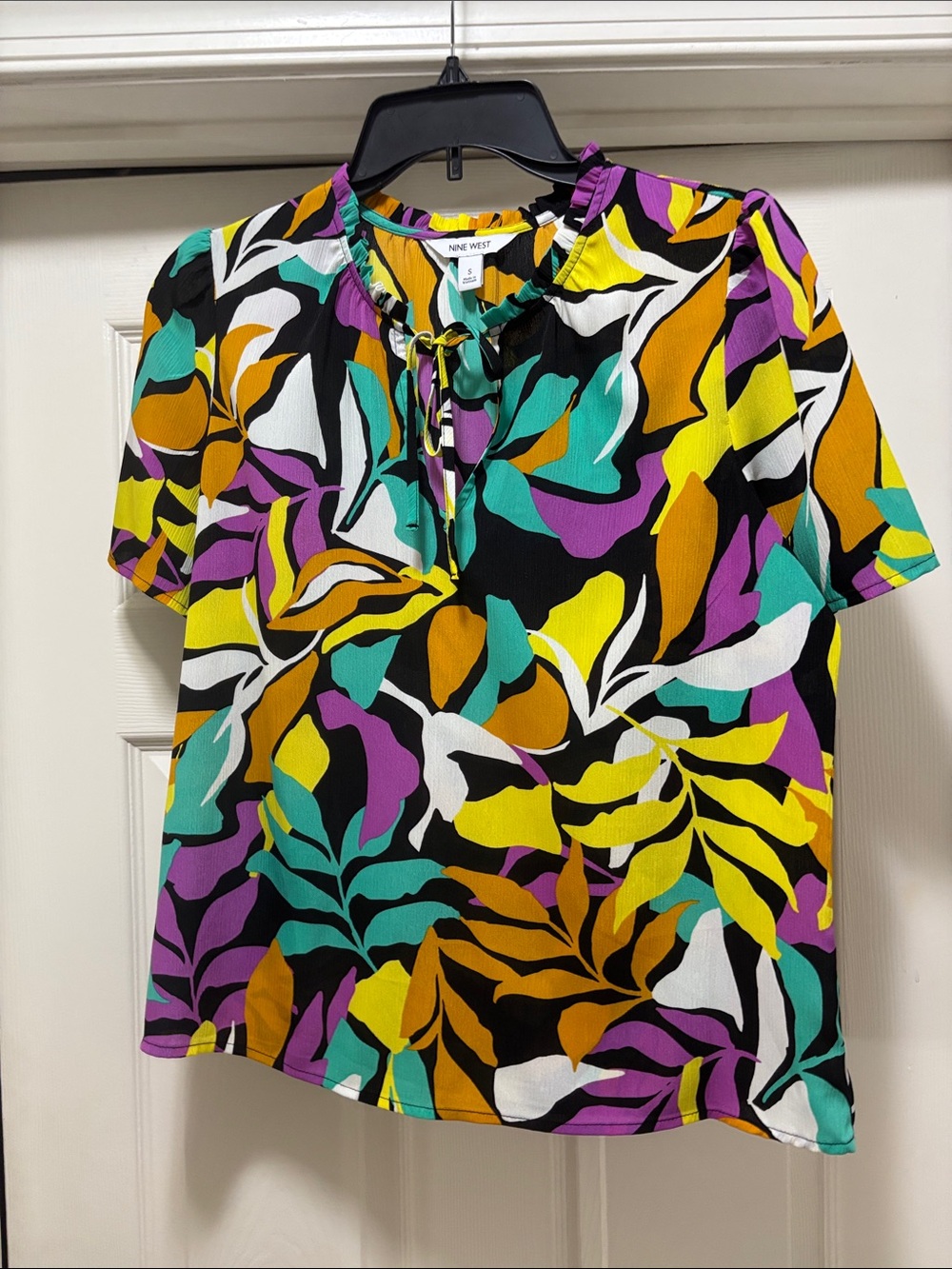 Nine West Black Multicolor Leaf-Print Tie-Neck Blouse